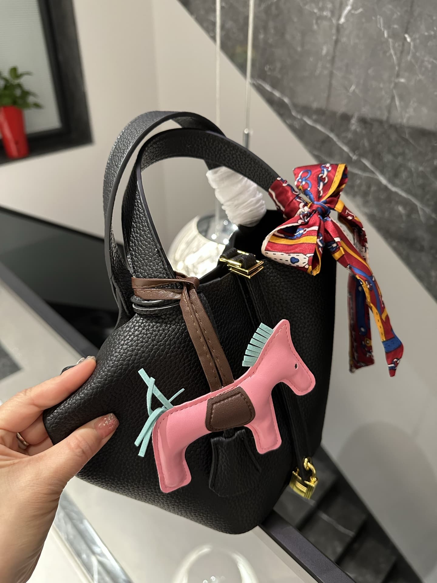 【エルメス】入手困難なピコタンロックPM18+内袋+ポニーペンダント+スカーフ
